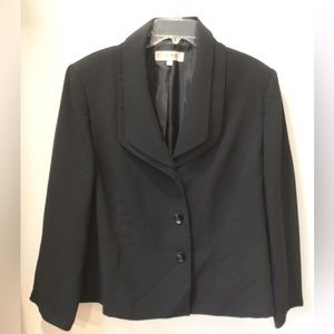 Jones Studio Black Blazer 20W